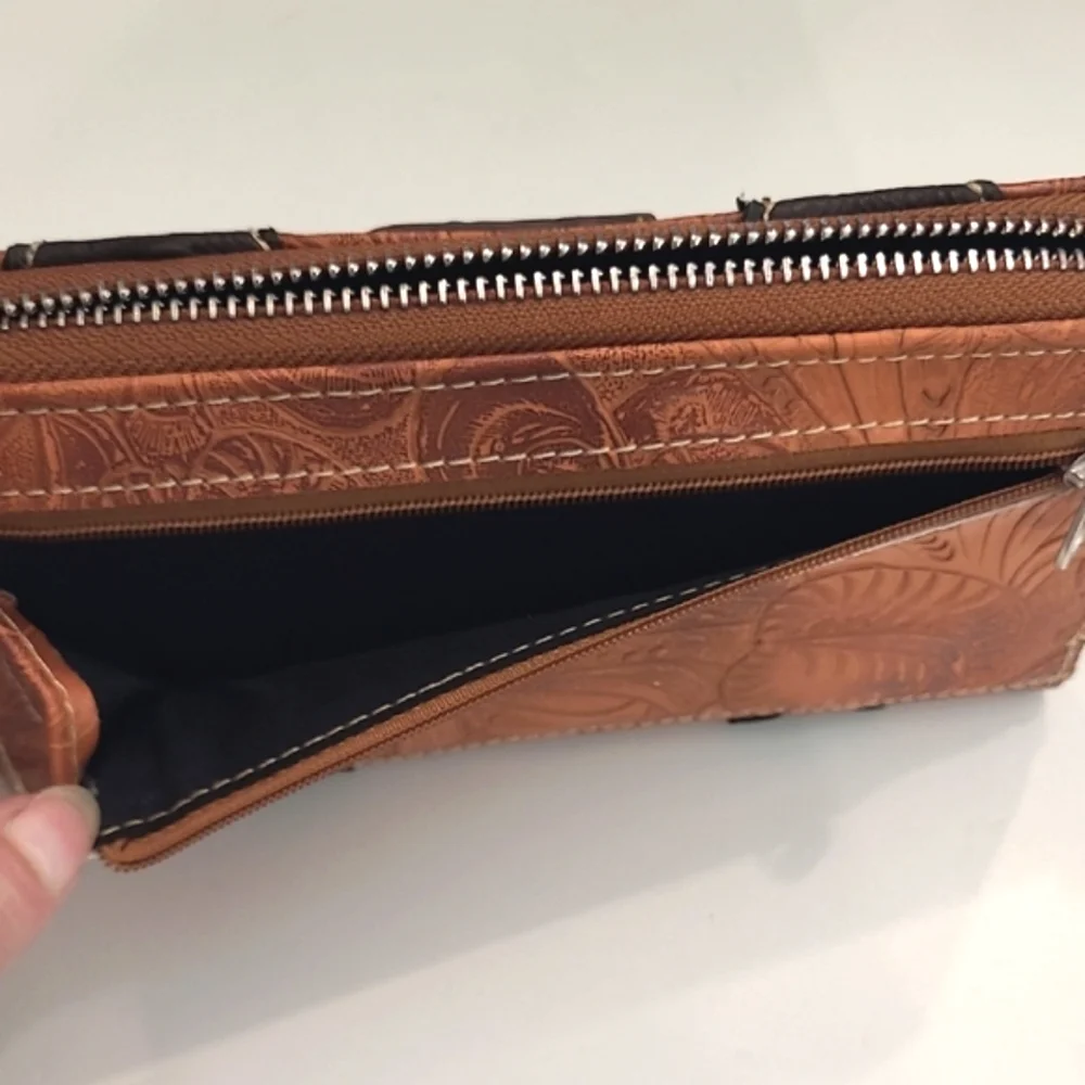 N/A stylish tooled